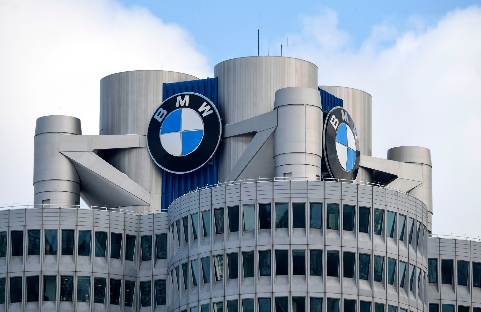 Не только электрокары: BMW начнет выпуск водородных автомобилей