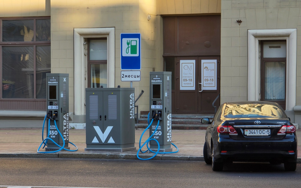 Коммуналка для «тунеядцев», подорожание посылок и долгожданный Хайнань. Что меняется в Беларуси с 1 октября