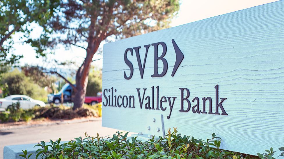 Банкиры SVB успели получить годовые премии за несколько дней до банкротства