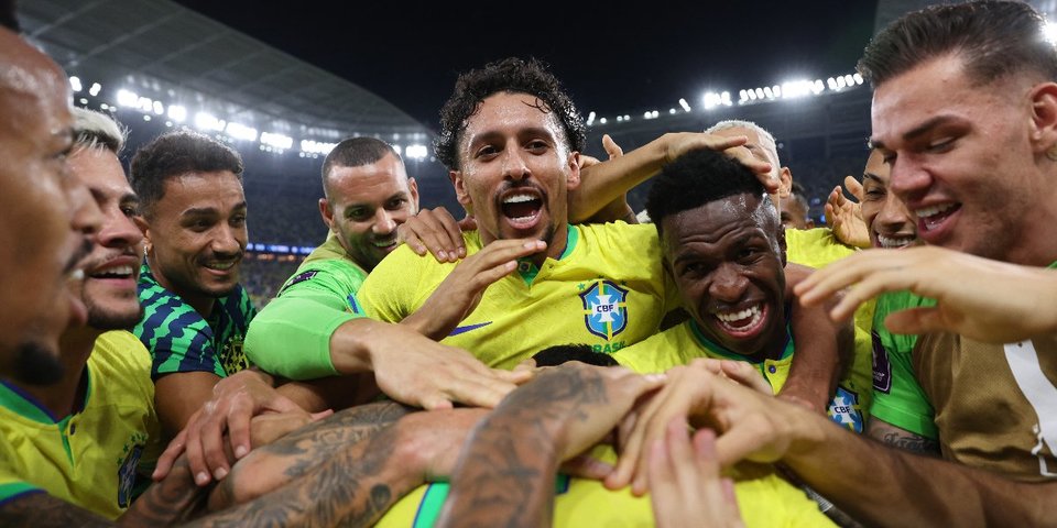 Бразилия установила рекорд по беспроигрышным матчам и досрочно вышла в 1/8 финала ЧМ-2022