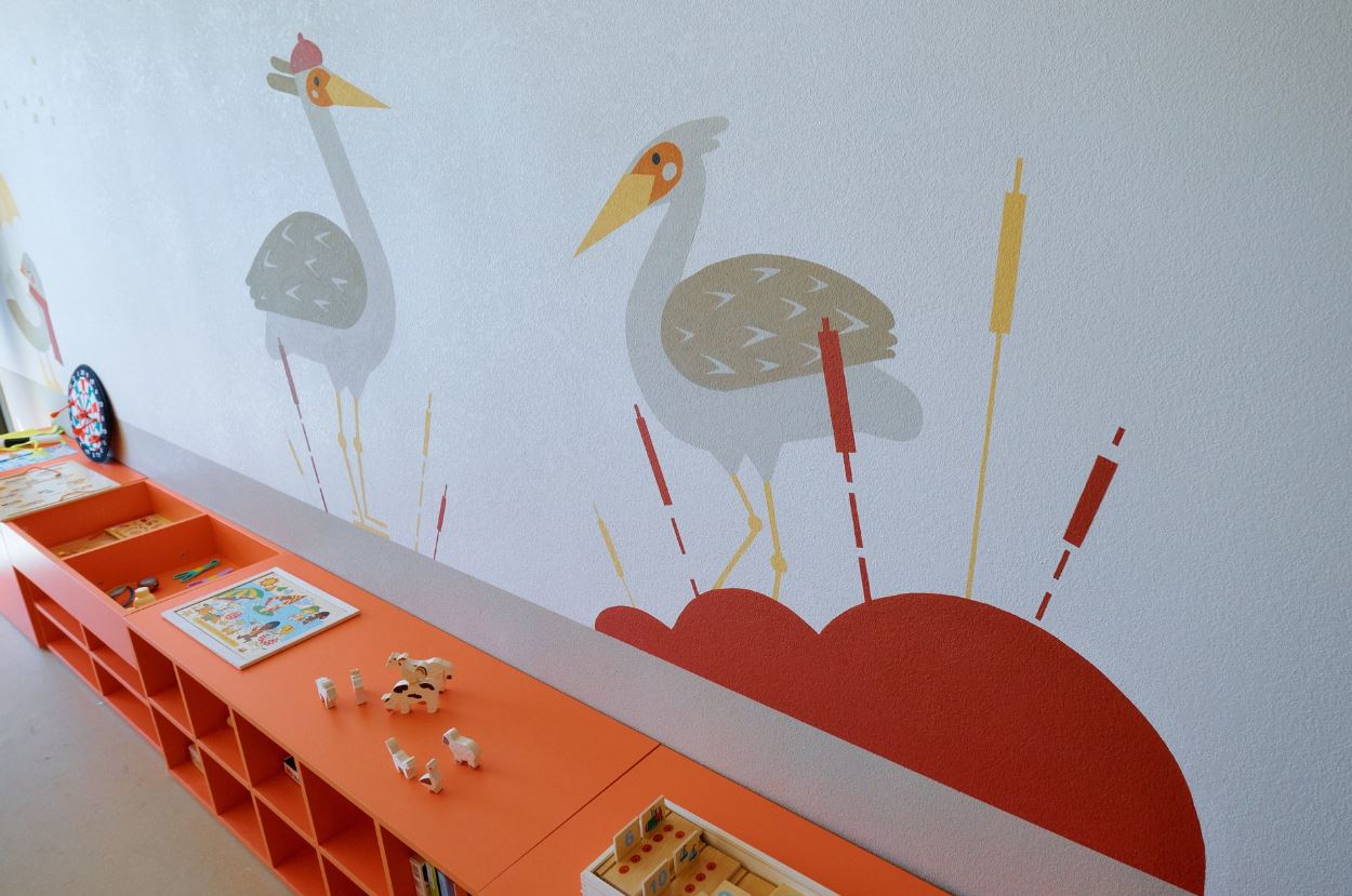 Завтраки на лифте и много птиц. В Зеленой гавани показали интерьеры первого детского сада