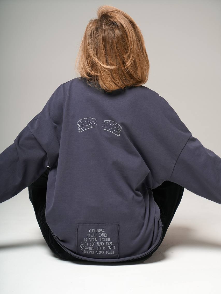 «Несмотря на все такое, ничего еще не все». Как создательница бренда Taka Zaka Angels растит четверых детей и строит дом