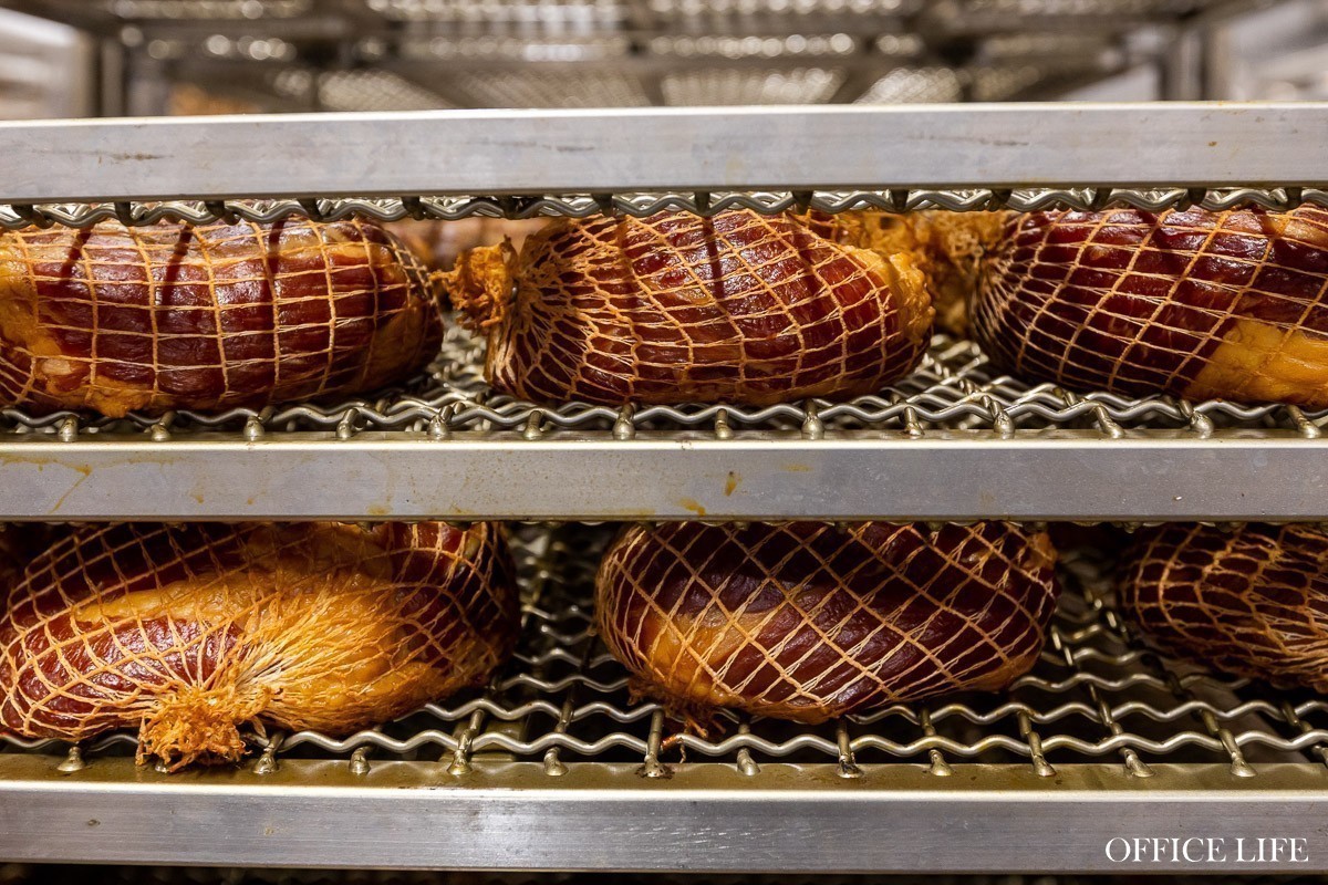 «На&nbsp;вкус влияет даже скорость движения воздуха». Как в&nbsp;Гродно делают прошутто с&nbsp;белорусским колоритом