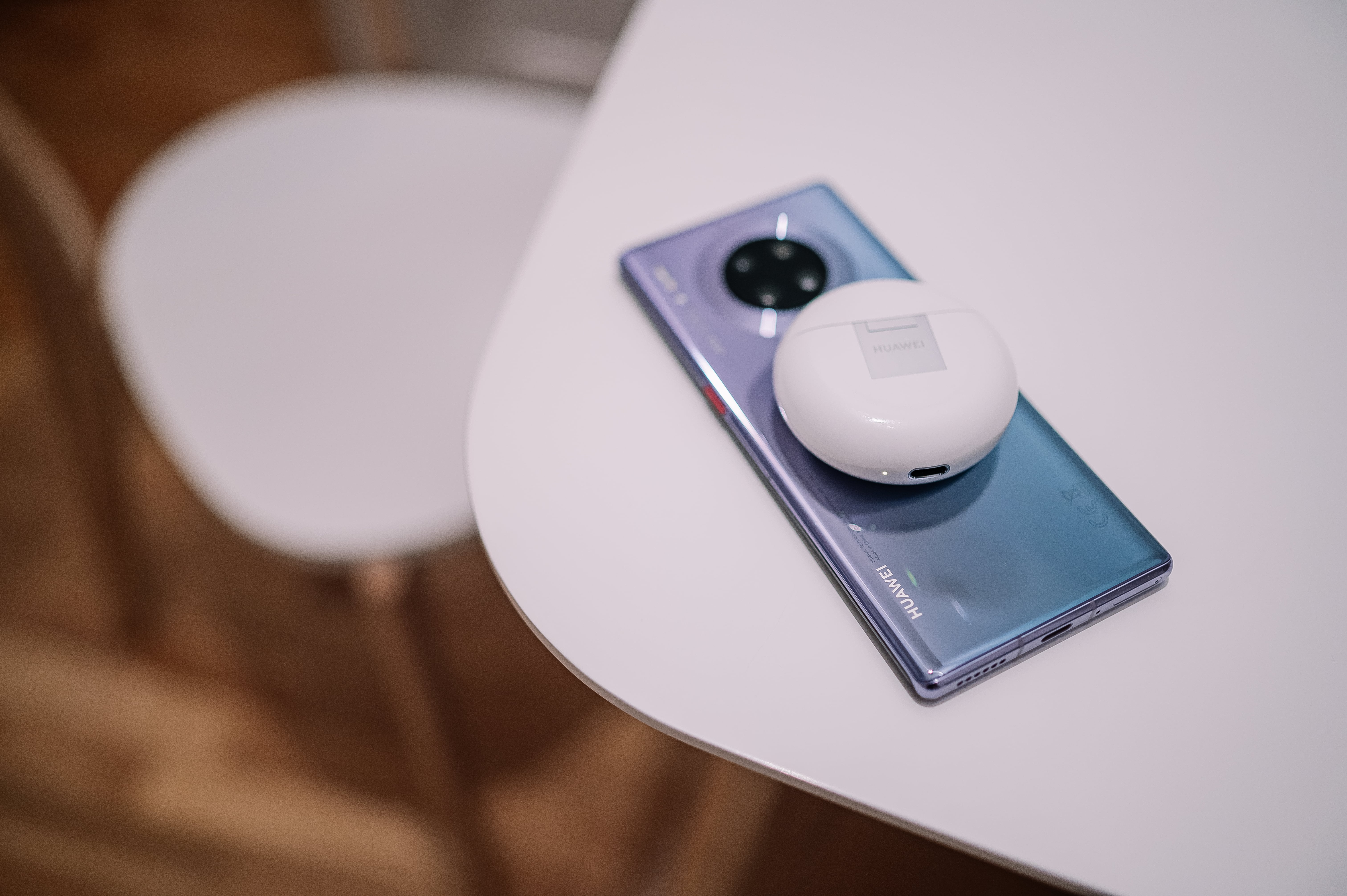 «Эта супербыстрая зарядка меня просто спасает». Мнение о новом смартфоне Huawei Mate 30 Pro