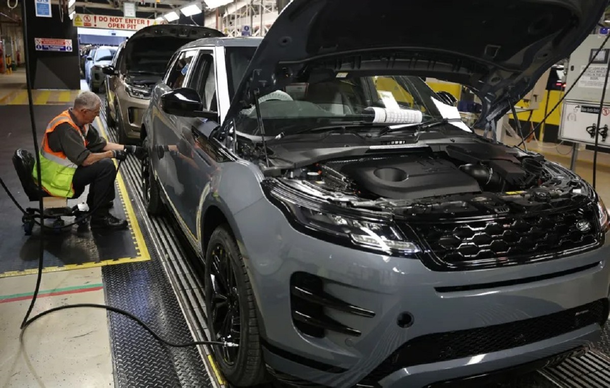 После кибератаки заводы Jaguar Land Rover не могут запустить уже больше двух недель