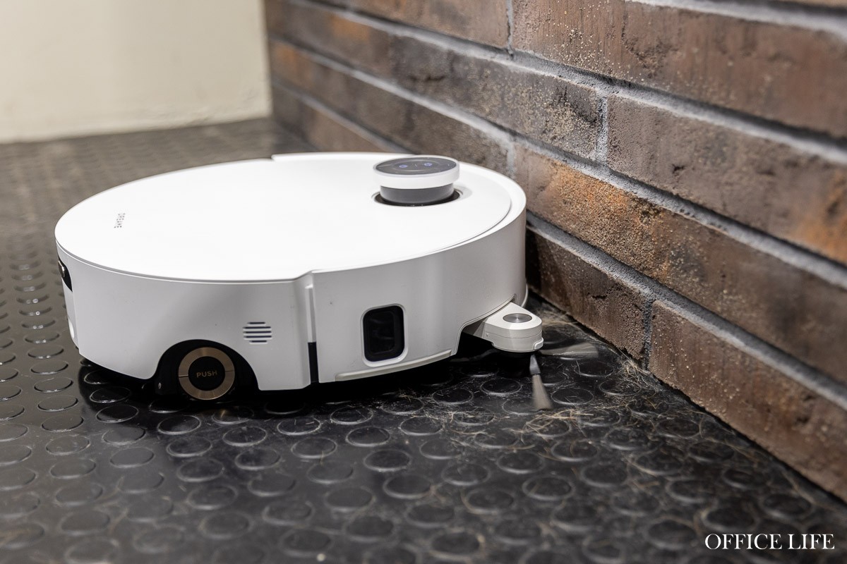 Ни одна собака не пострадала! Как мы тестировали робот-пылесос в салоне для животных