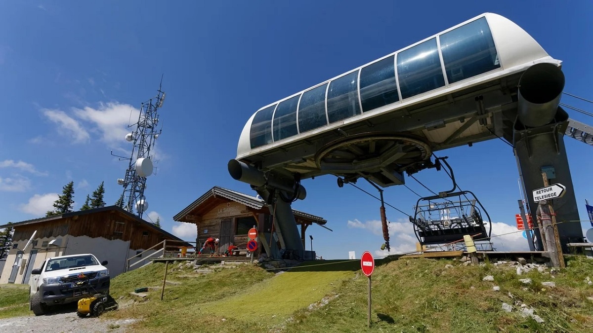 Во Франции из-за отсутствия снега закрывают популярный горнолыжный курорт