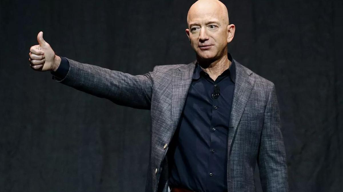 Компания Безоса заявила, что прекращает полеты к границе космоса