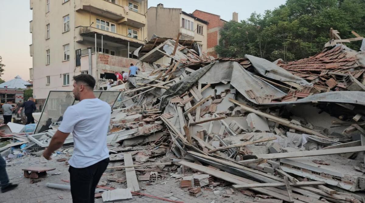 В Турции произошло землетрясение магнитудой 6,1. Что известно