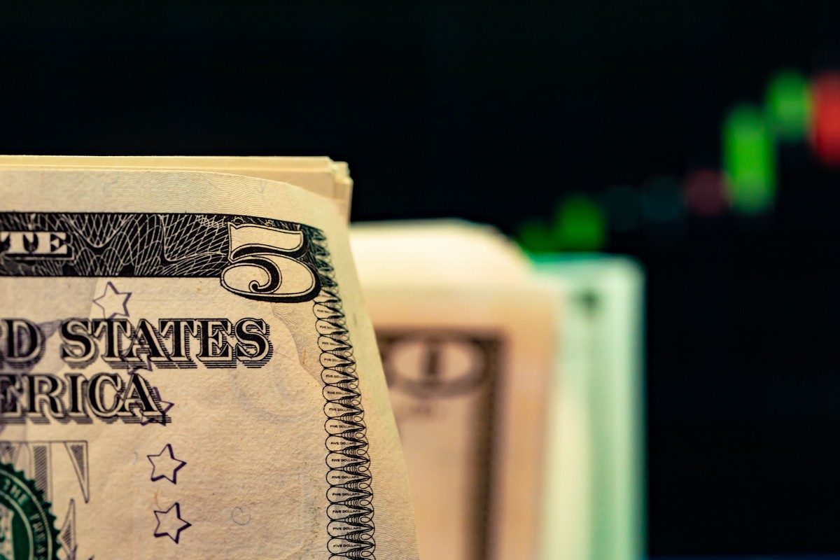 Доллар нащупал дно, а&nbsp;проблемы биткоина затянулись. Что показал индекс инвестора в&nbsp;феврале