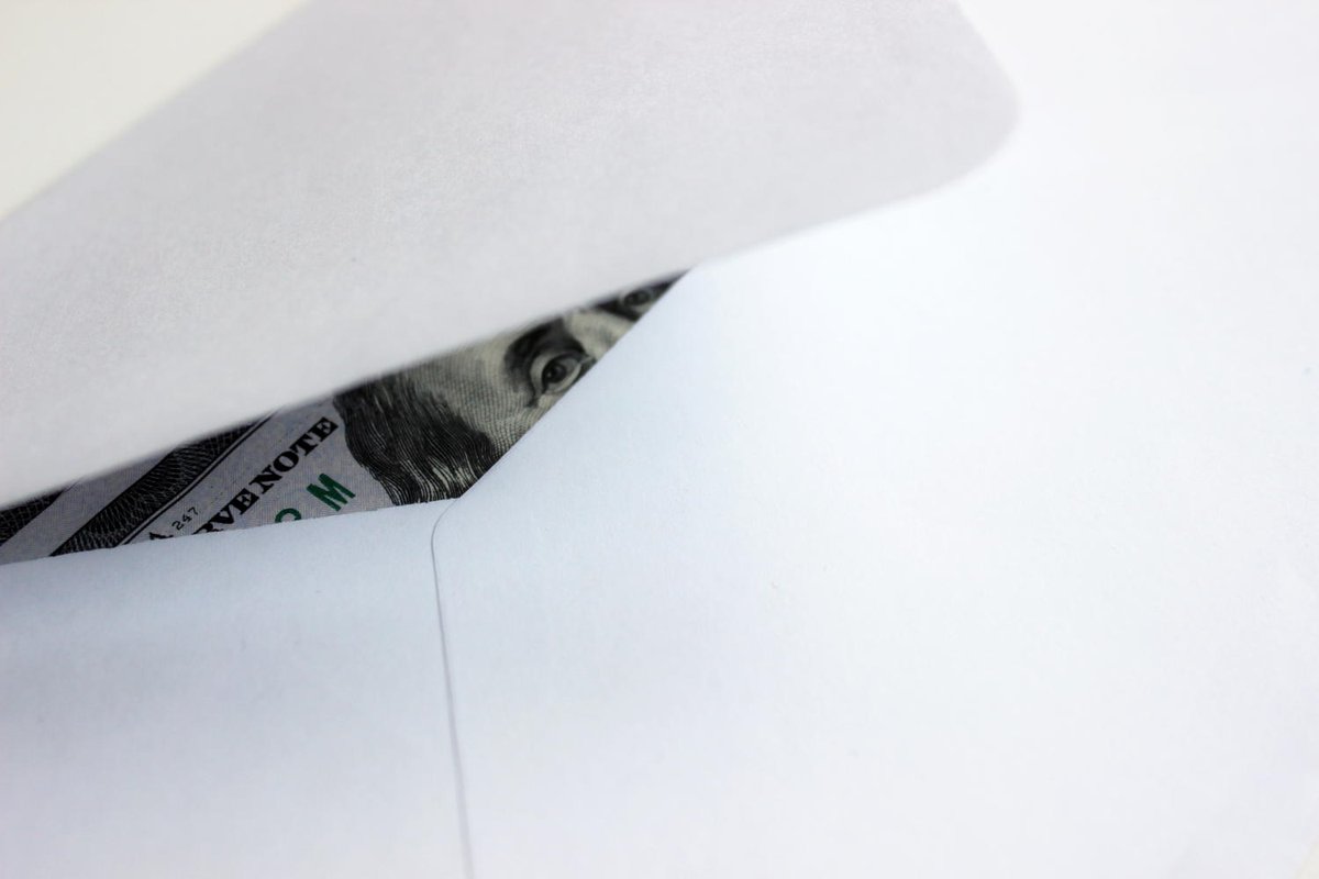 Топ-менеджера БелЖД осудили на 11 лет за взятки