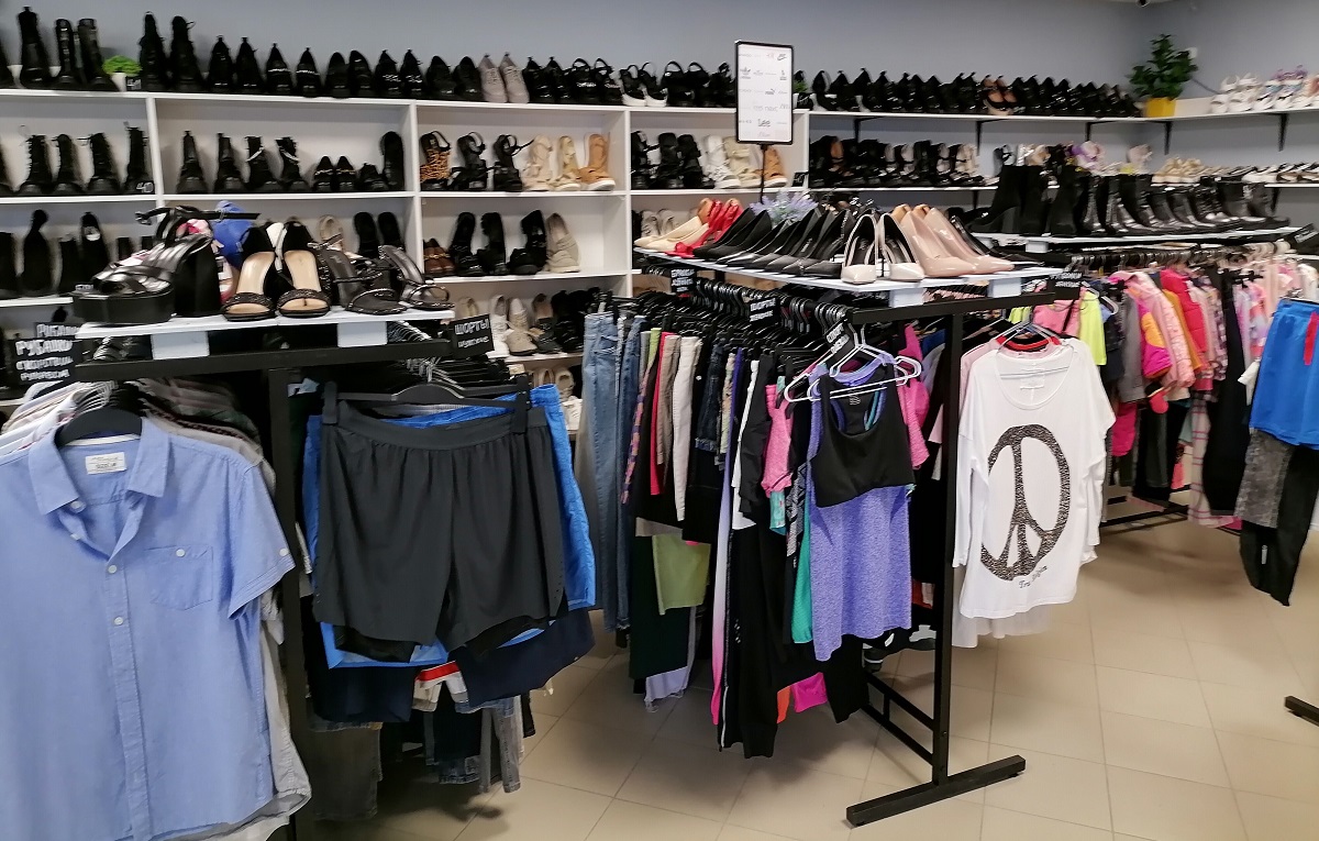 Налоговая проверила магазины с импортной одеждой и нашла 20 млн неучтенной выручки