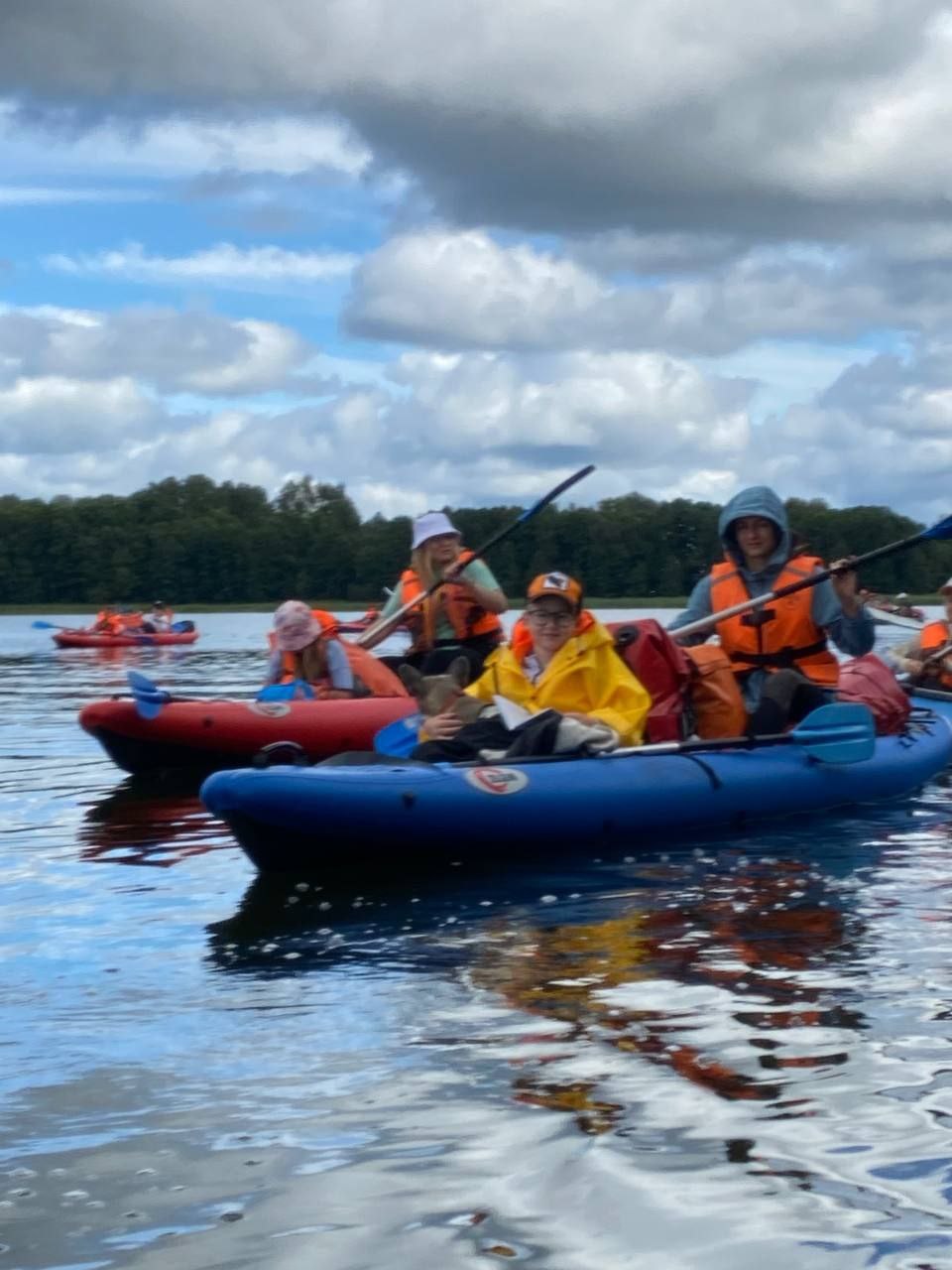 «За сезон можно зарабатывать до 50 тыс. BYN». Что происходит с бизнесом на байдарках, которые так популярны у белорусов