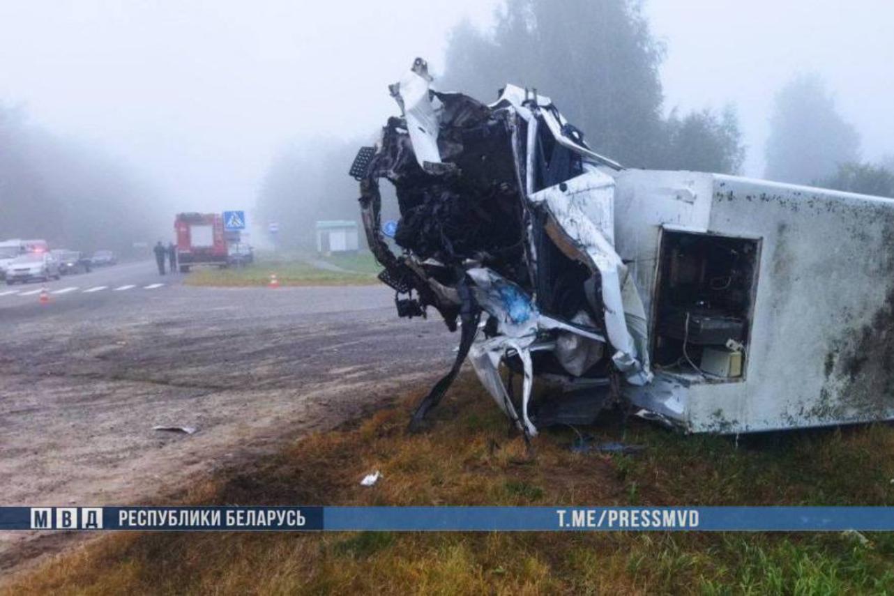 В Пружанском районе Mercedes столкнулся с автобусом: трое погибших