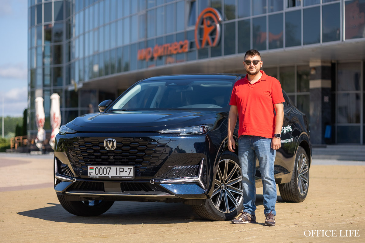 «Машина, которая забирает часть функций водителя». Протестировали флагманский кроссовер от Changan с директором «Мира фитнеса»