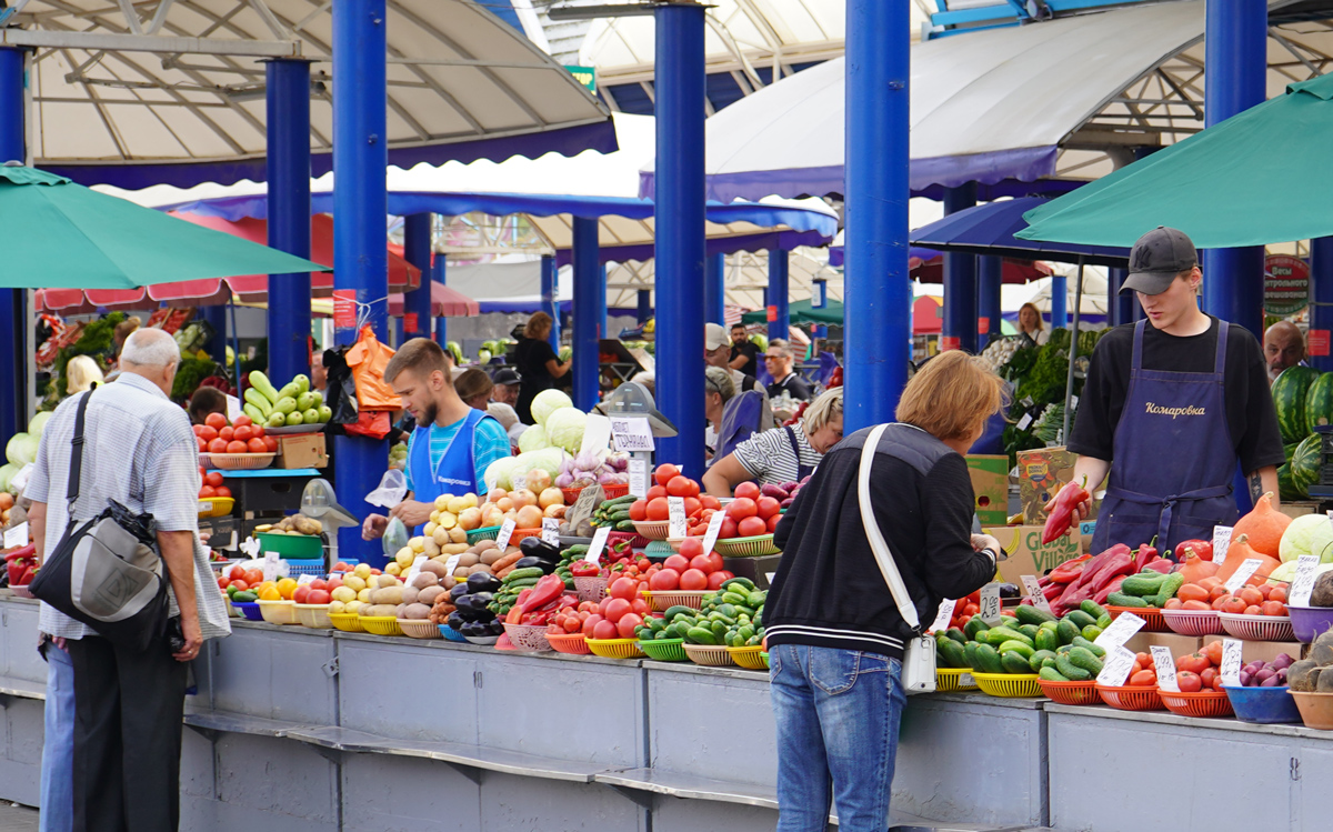 В Беларуси предлагают повысить ответственность администрации рынков за цены на товары