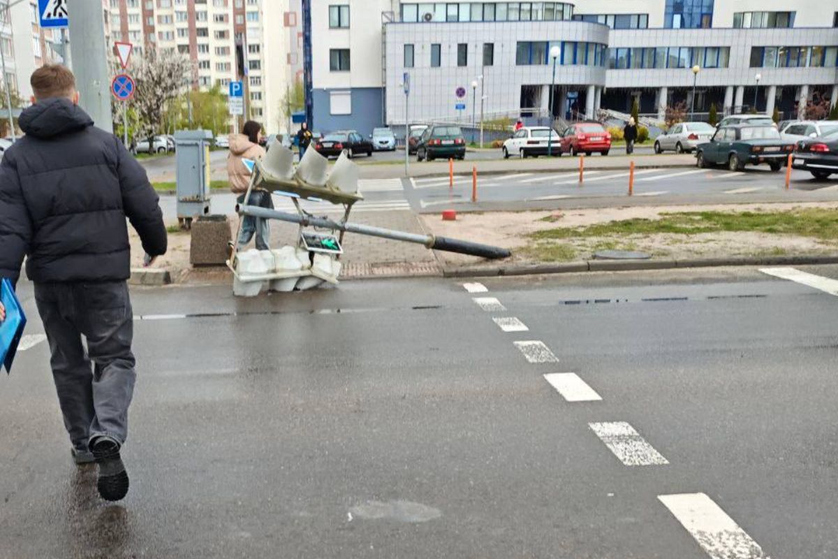 В&nbsp;Беларусь пришел циклон Ximena. Синоптики объявили оранжевый уровень опасности
