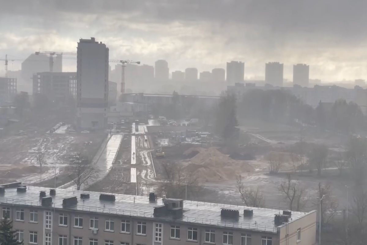 В&nbsp;Беларусь пришел циклон Ximena. Синоптики объявили оранжевый уровень опасности