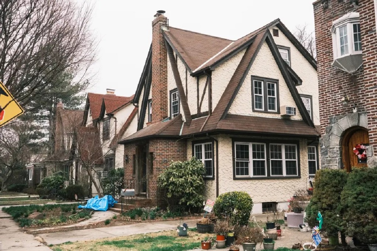 На продажу выставили дом, в котором в детстве жил Дональд Трамп