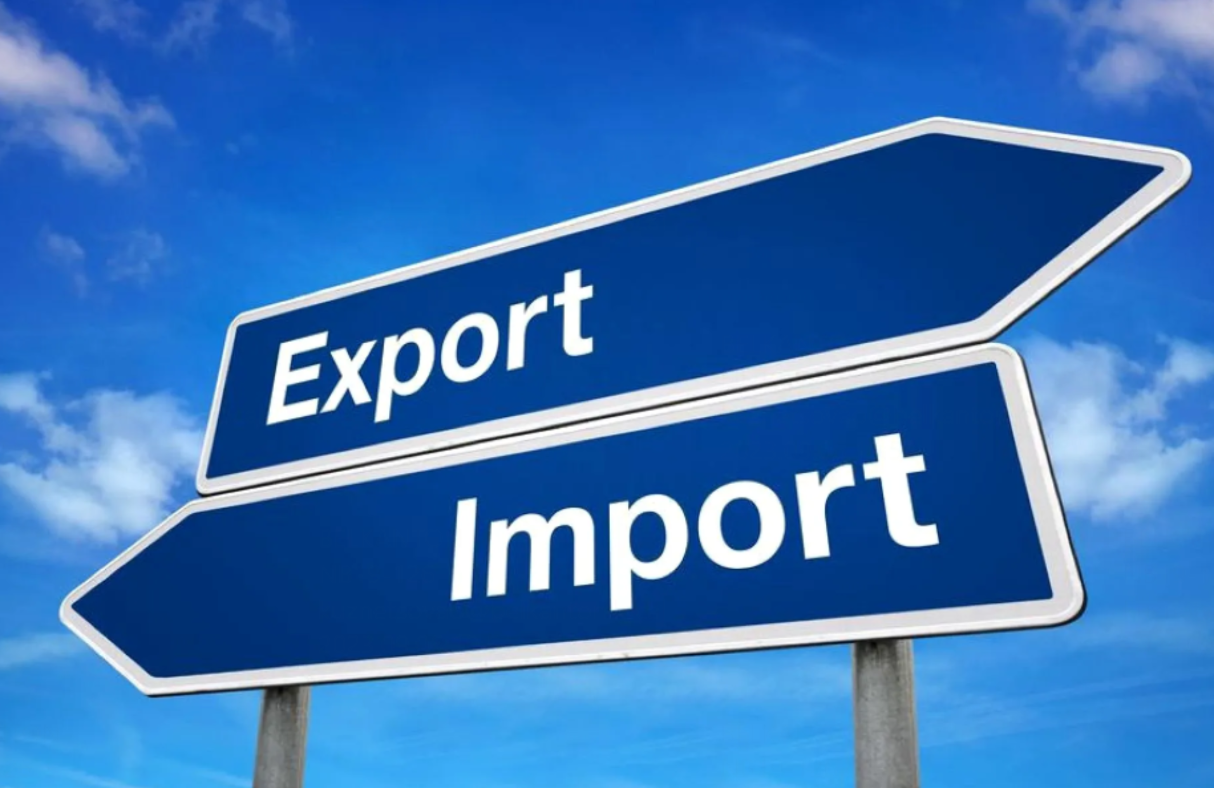 Импорт растет быстрее экспорта: отрицательное сальдо в торговле выросло до $2 млрд