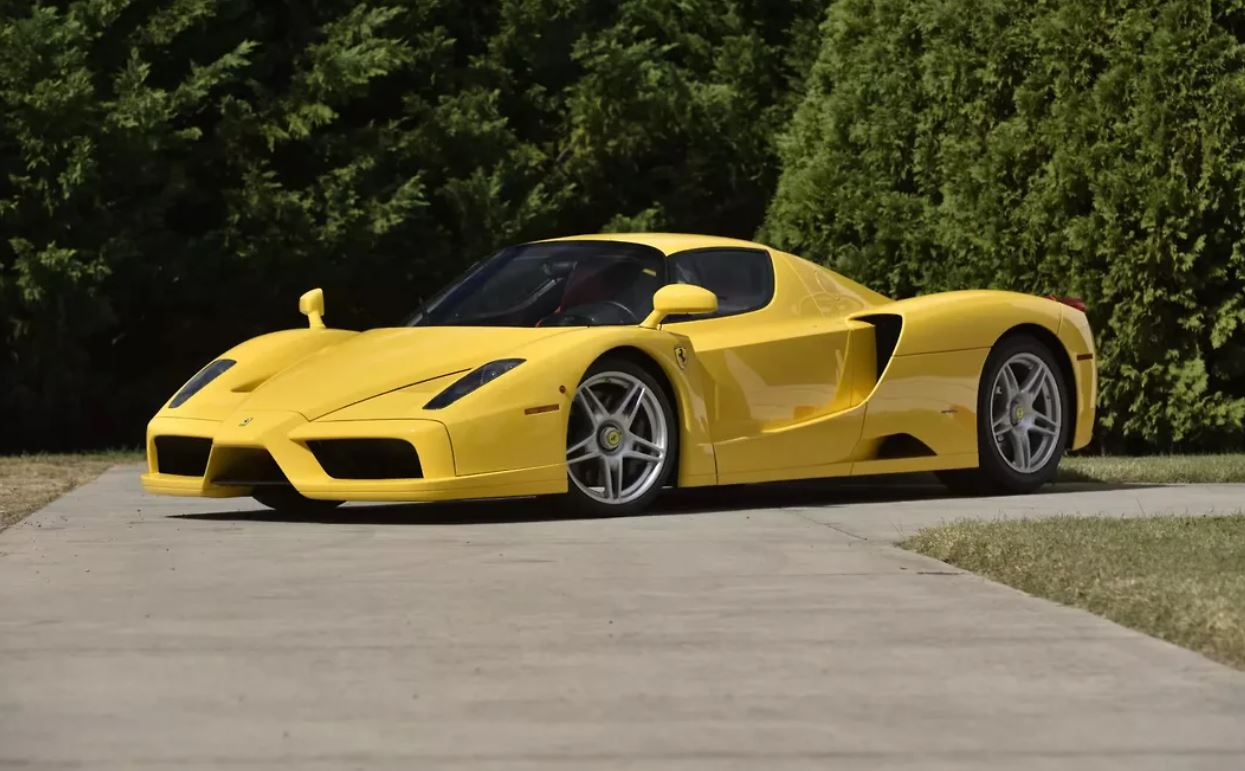 Желтый суперкар Ferrari Enzo продали за почти $18 млн. Почему так дорого