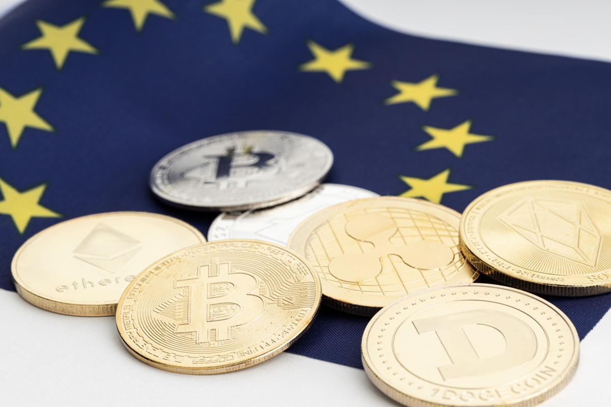 Что делать с&nbsp;биткоинами и&nbsp;как будет работать криптобанк? Разбираемся, выживет&nbsp;ли белорусский криптобизнес под санкциями&nbsp;ЕС