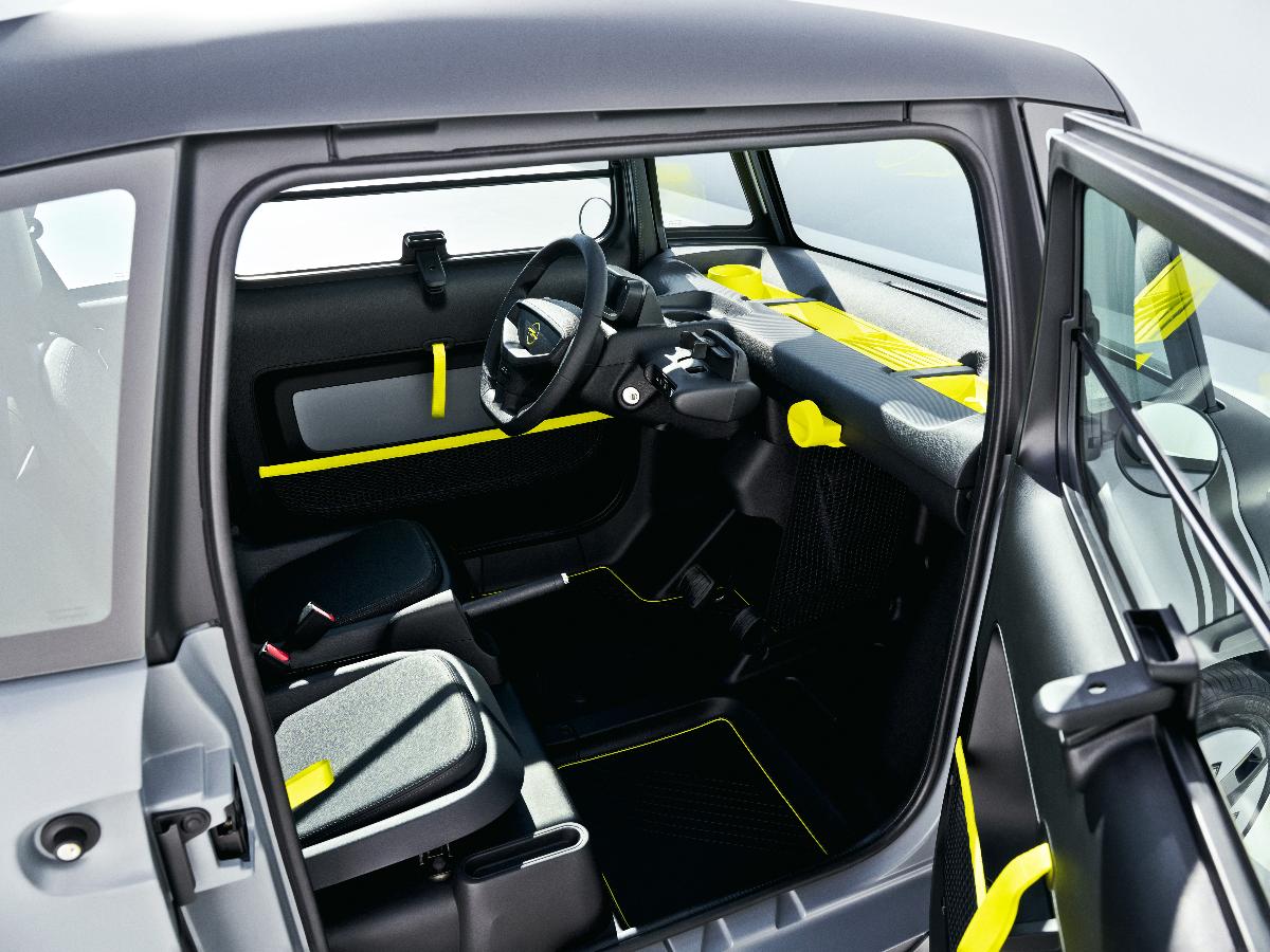 Opel представила электрокар для подростков: лизинг по цене проездного