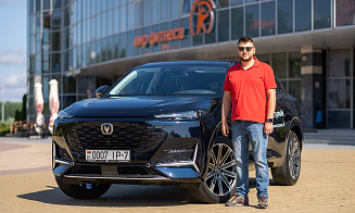 «Машина, которая забирает часть функций водителя». Протестировали флагманский кроссовер от Changan с директором «Мира фитнеса»