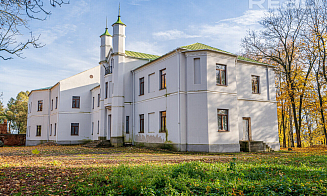 Под Минском продают дворцовый ансамбль. Узнали, за сколько