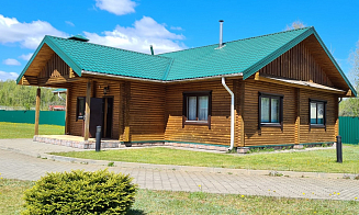 На Нарочи продают новую базу отдыха по цене коттеджа под Минском