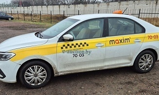 На аукцион выставили несколько автомобилей компании — партнера такси Maxim