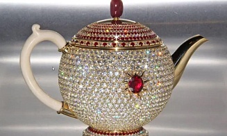 Самый дорогой в мире чайник попал в Книгу рекордов Гиннесса. Сколько он стоит?
