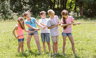 Один раз за смену? В детских лагерях сократят количество родительских дней