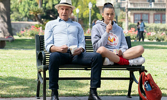 Выходные дома: смотрим комедию о психотерапевте и слушаем волшебную музыку