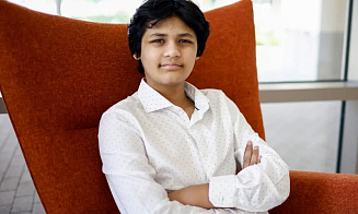 Компания Илона Маска наняла подростка на должность программиста