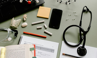 Как будут работать больницы и поликлиники в новогодние праздники