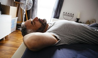 «Апатия, растет живот и премия не радует». Уролог — о том, как проходит мужской климакс