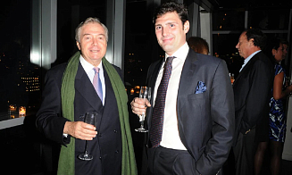 Трио итальянских аристократов. Что известно о компании, которая организовала свадьбу Безоса