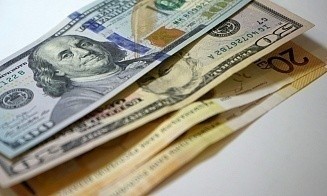 Доллар дешевеет вторые торги подряд