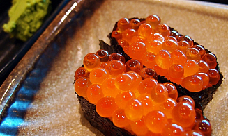 Красная икра за год подорожала почти в два раза