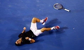 На аукционе продали ракетку Джоковича за рекордную сумму для всей теннисной атрибутики