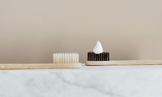 В Беларуси ученые разработали зубную пасту в виде бумаги