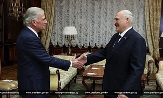 Лукашенко встретился с духовным советником Трампа. Что обсуждали