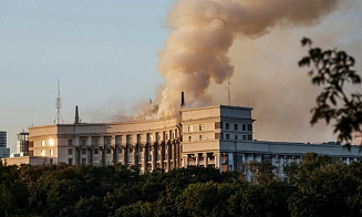 В Киеве загорелось здание правительства
