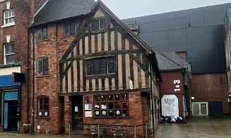 На аукцион выставили здание британского паба, который открылся в 1609 году