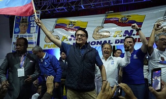 Кандидата в президенты Эквадора убили после митинга. Другие остановили кампании