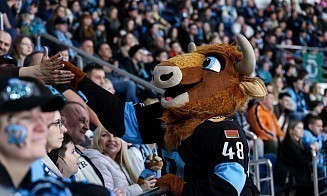 За год билеты на плей-офф «Динамо-Минск» сильно подорожали. Этим заинтересовался МАРТ