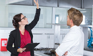 Минздрав в период праздников усилит санитарный контроль кафе и магазинов