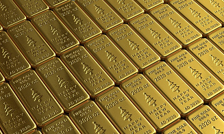 У золота новый рекорд — более $2300 за унцию