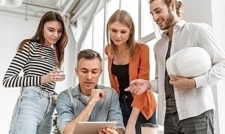 Исследование: 81% молодых сотрудников уверены, что четырехдневка повышает производительность 